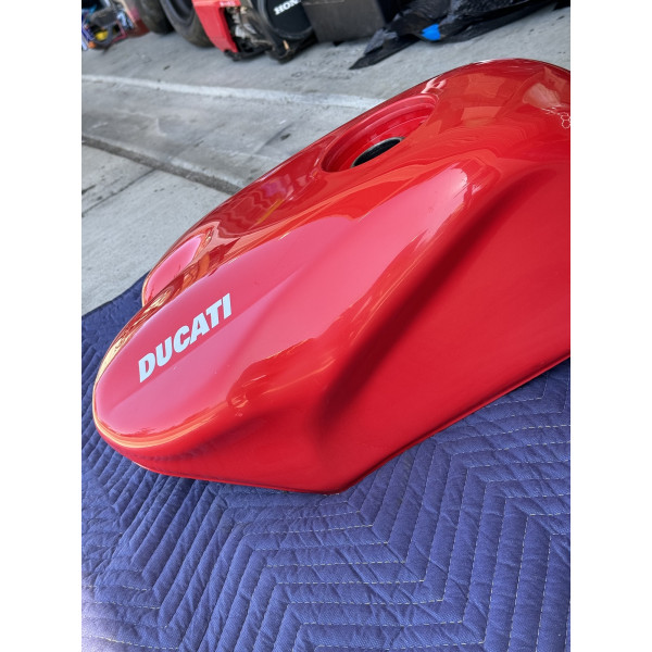 OEM Red Fuel Tank Ducati 748/916/996/998